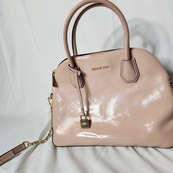 Michael Kors Patent Leather Mercer Handbag Pink - Picture 3 of 16